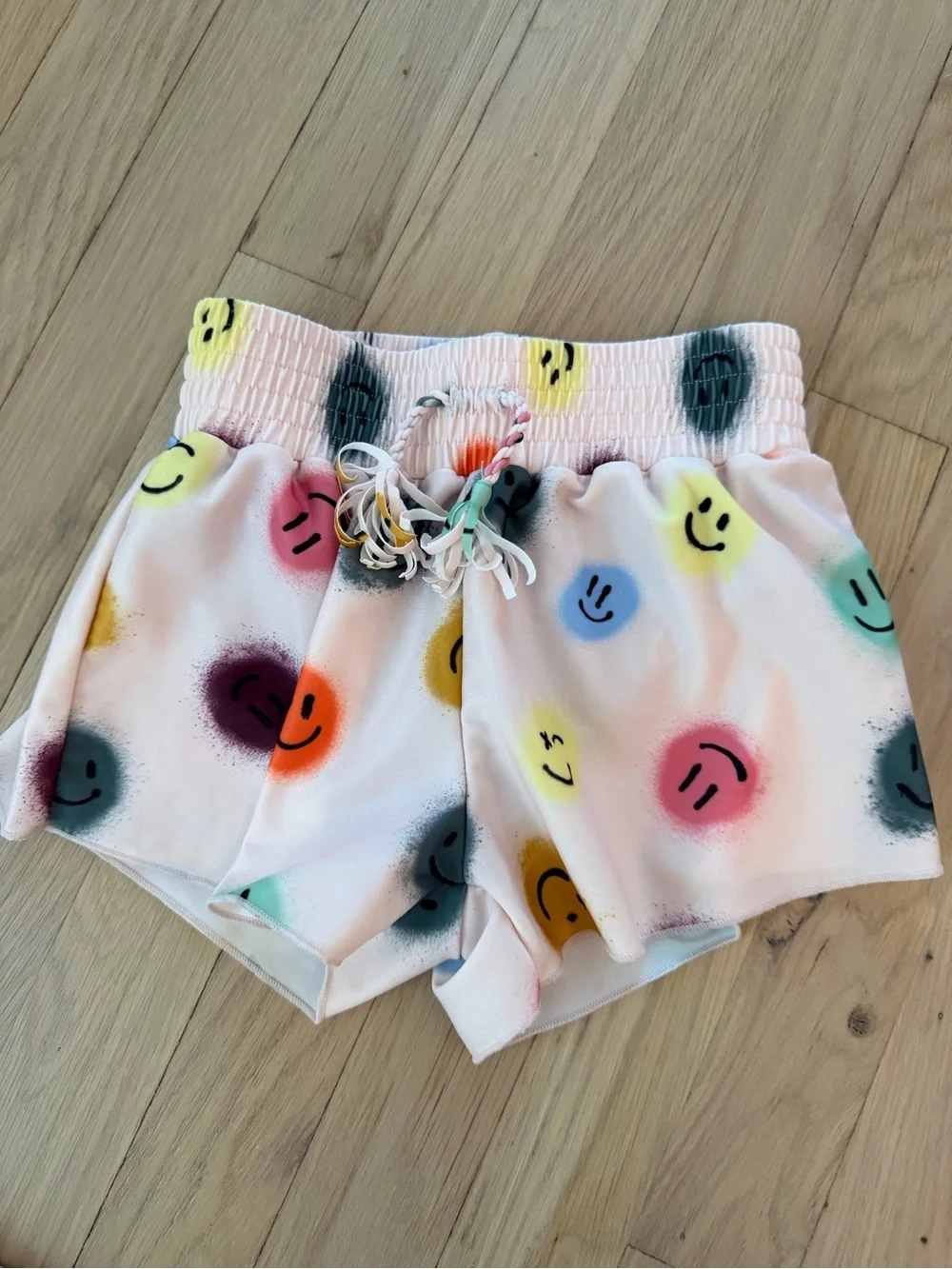 Molo smiley coverup shorts size 5/6